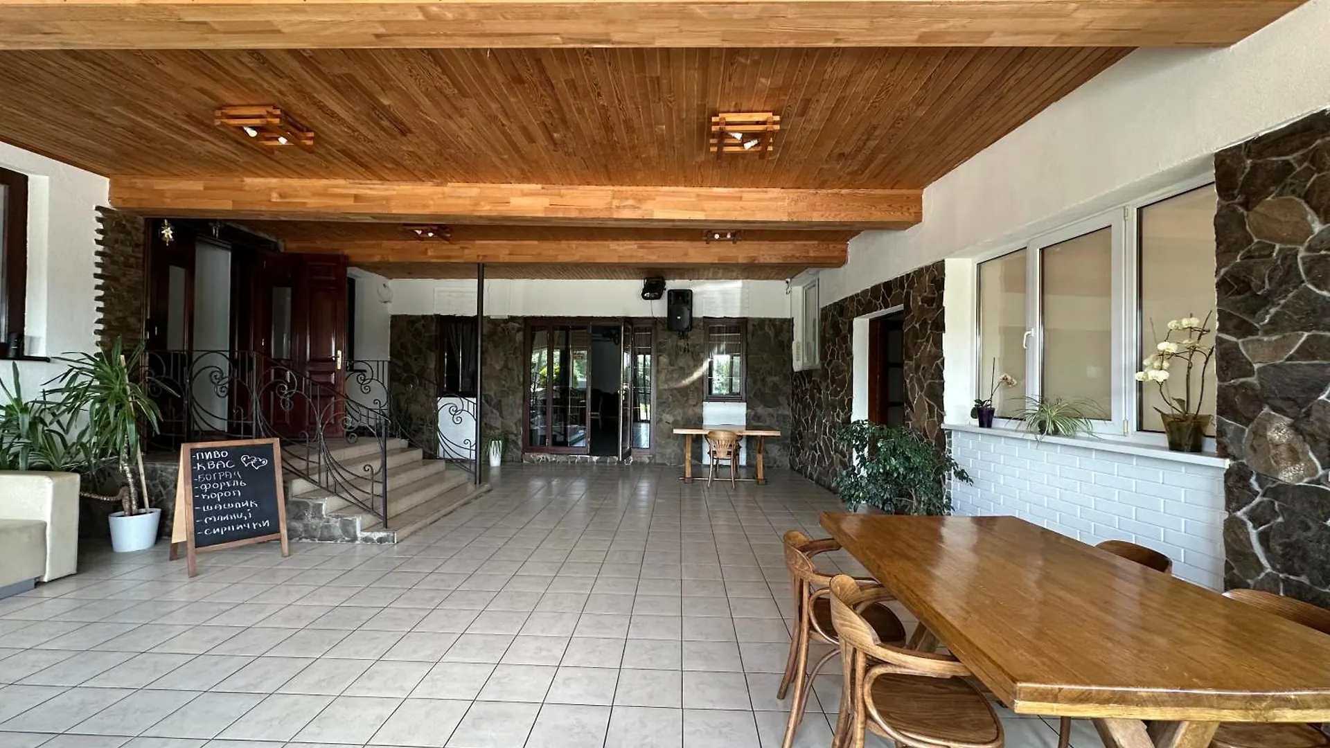 Viktoria Hotel Obrošyne Ukrajina